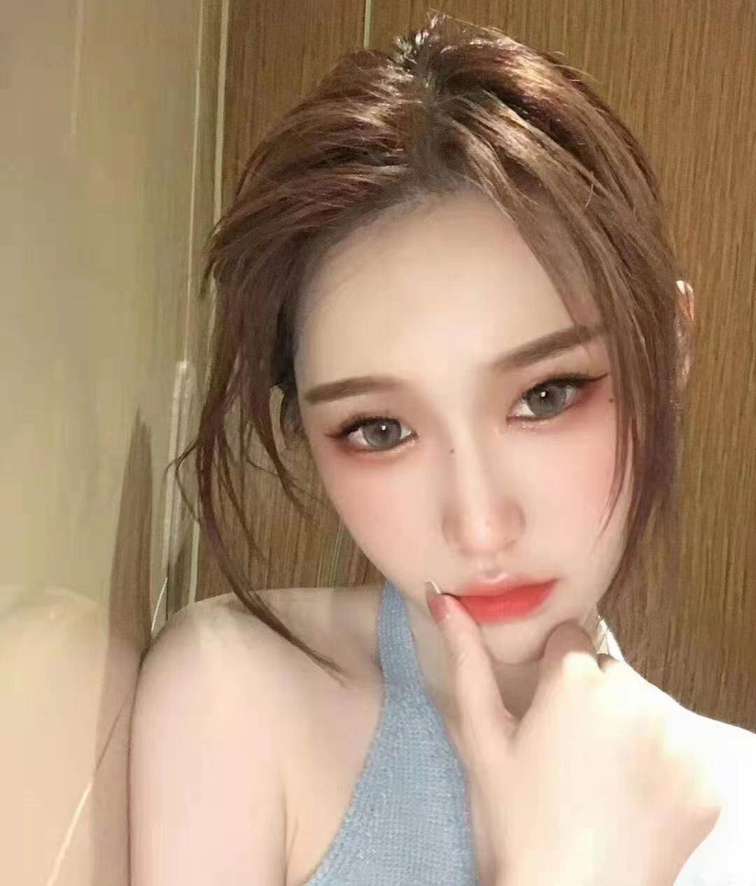 小妹妹活好，奶很大，还会叫爸爸呢，里面很多水呢