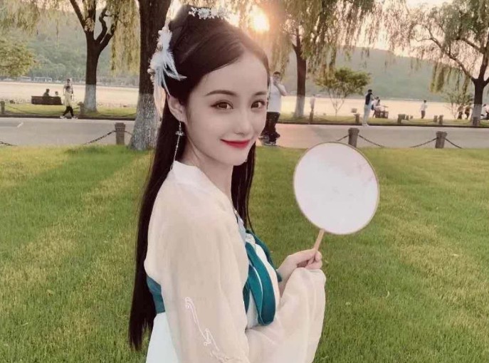 成都极品大学生 雪白丝滑 三点粉